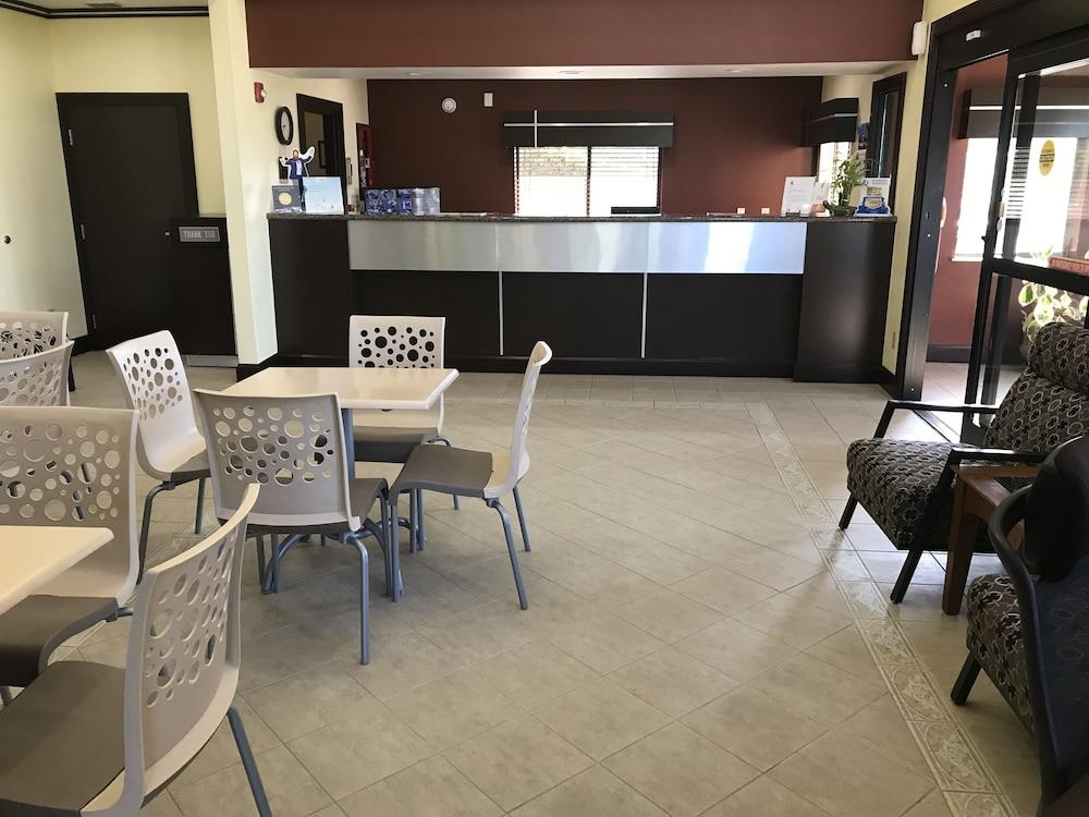费尔菲尔德速8酒店 外观 照片